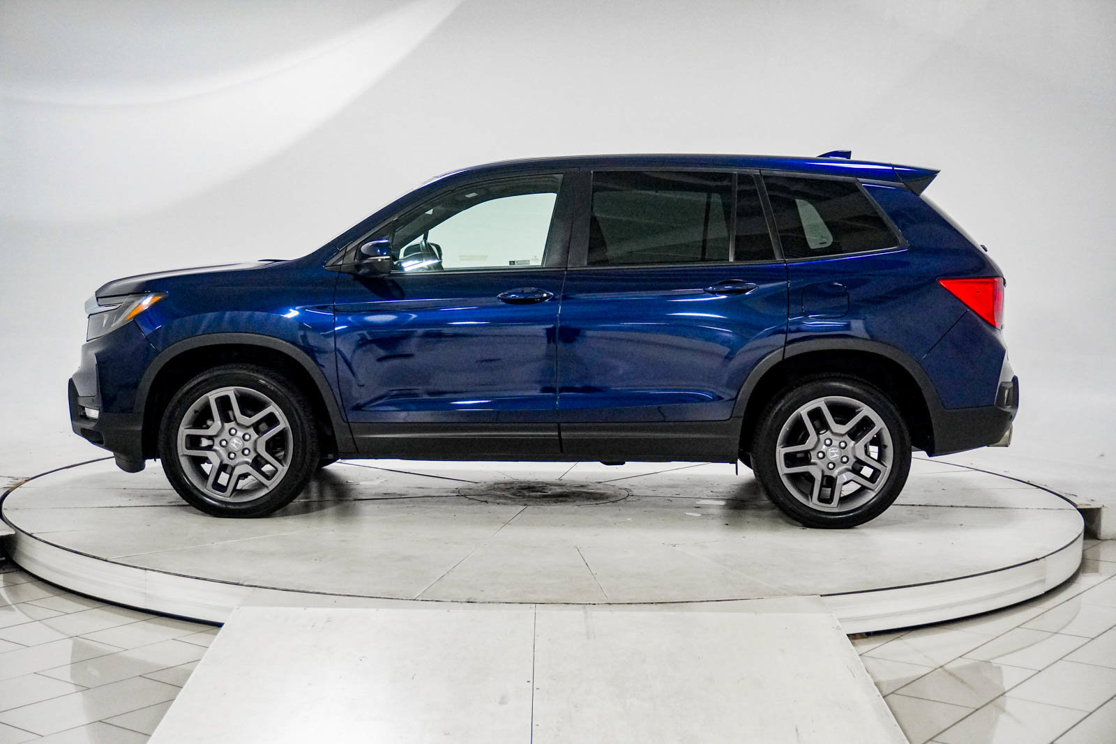 Used 2023 Honda Passport EX-L image 5