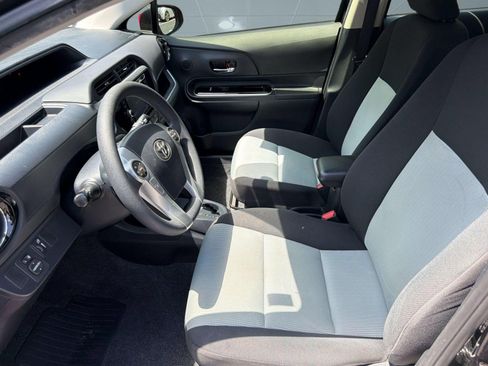 Used 2016 Toyota Prius C Persona Series FWD image 5