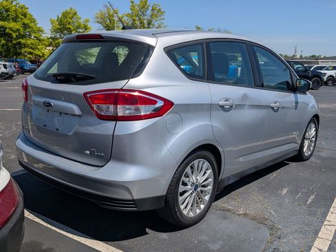 Used 2017 Ford C-MAX SE image 3