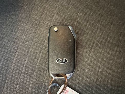 Used 2021 Kia Seltos S AWD/4WD image 17