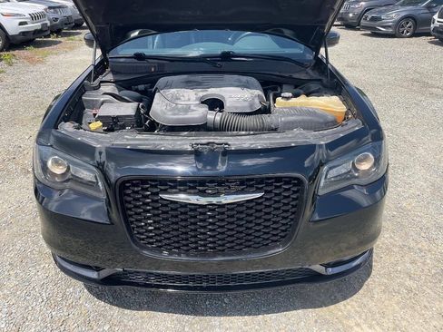 Used 2018 Chrysler 300 S w/ 300S Premium Group AWD/4WD image 25