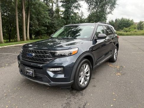 Certified 2023 Ford Explorer XLT w/ Equipment Group 202A AWD/4WD image 1