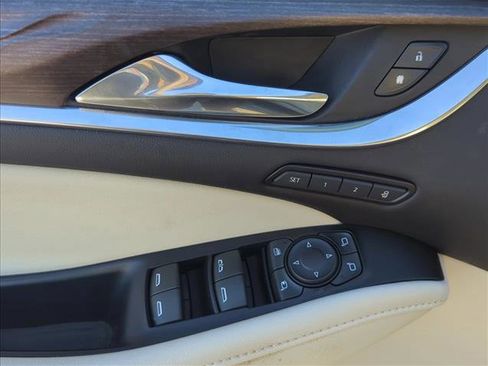 Used 2022 Buick Enclave Avenir w/ Avenir Technology Package AWD/4WD image 9
