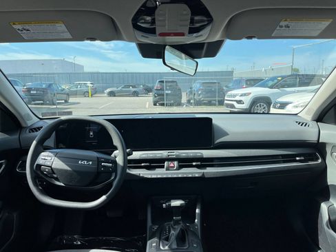 Used 2025 Kia K4 FWD image 28