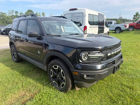 Used 2024 Ford Bronco Sport Outer Banks w/ Tech Package AWD/4WD image 2