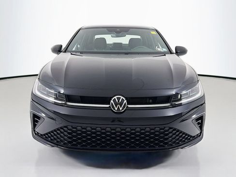 Used 2025 Volkswagen Jetta Sport FWD image 2
