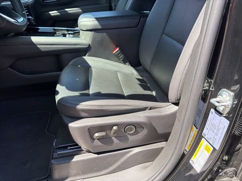 Used 2025 Chevrolet Tahoe LT image 23