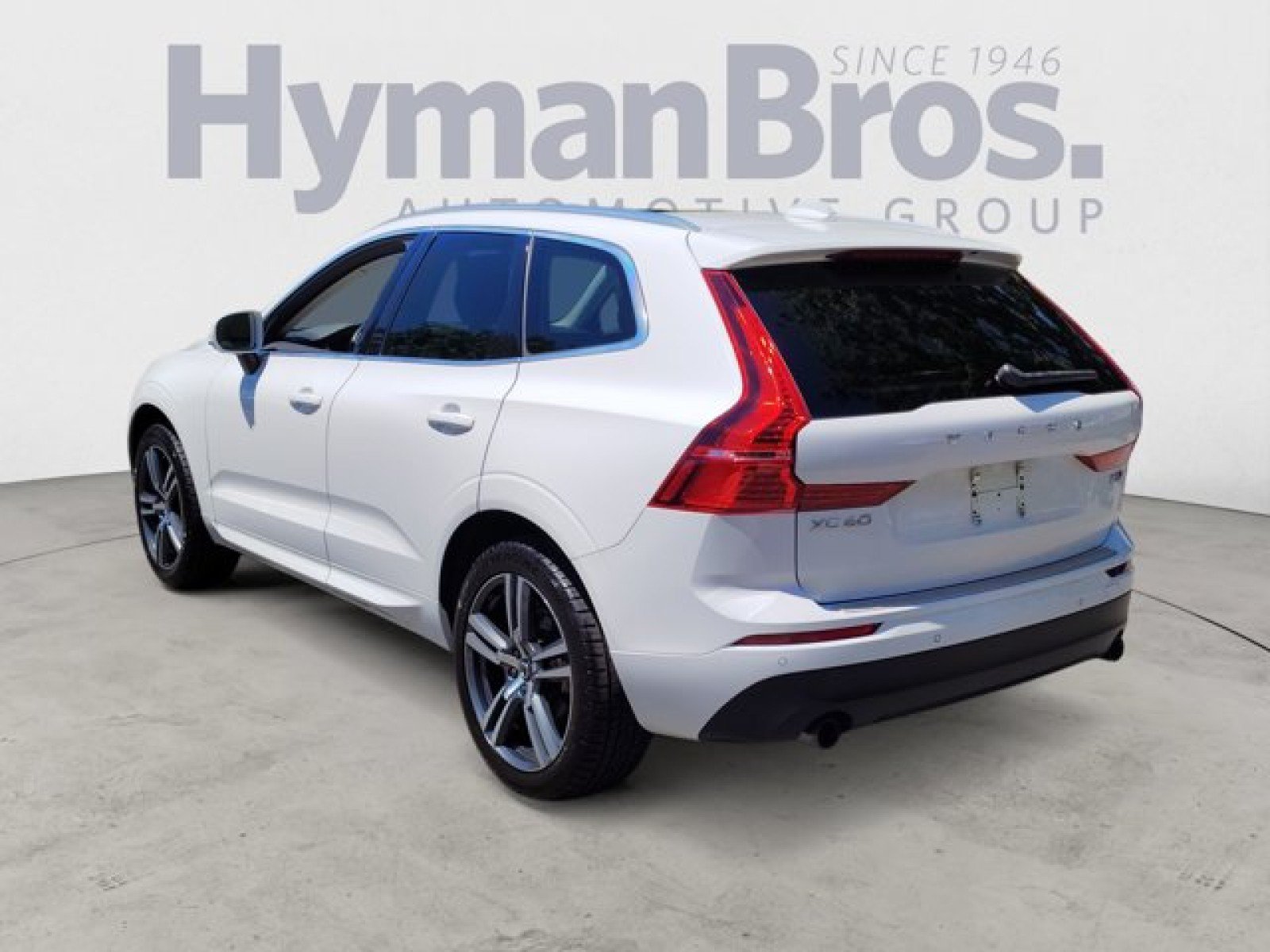 Used 2020 Volvo XC60 T5 Momentum w/ Protection Package Premier AWD/4WD image 5
