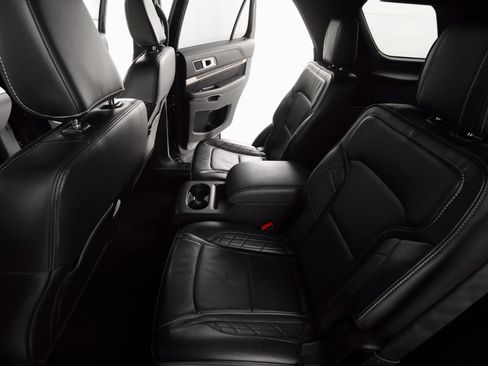 Used 2019 Ford Explorer Platinum image 24