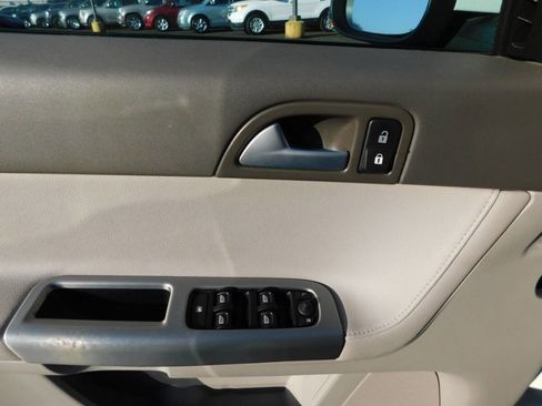 Used 2009 Volvo V50 2.4i image 16