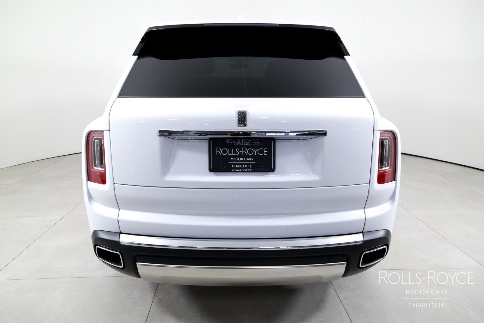 Used 2024 Rolls-Royce Cullinan AWD/4WD image 9