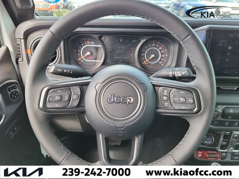 Used 2026 Jeep Gladiator Mojave AWD/4WD image 15