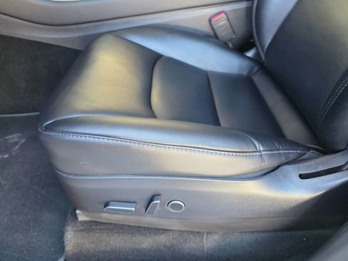 Used 2021 Tesla Model Y Long Range image 25