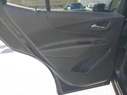 Used 2022 Chevrolet Equinox LT image 16