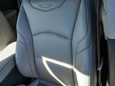 Used 2023 Cadillac XT4 Luxury w/ Cold Weather Package image 20