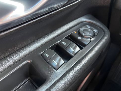 Used 2024 GMC Terrain SLT image 33