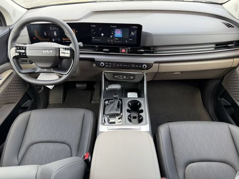 New 2027 Kia Carnival EX FWD image 17