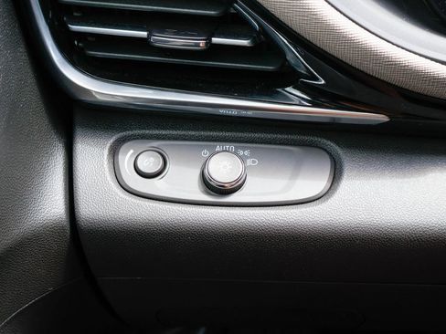 Used 2024 Buick Envista Avenir FWD image 17
