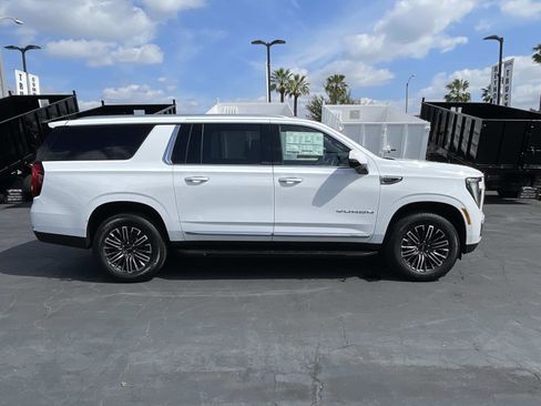 New 2026 GMC Yukon XL Elevation w/ Elevation Premium Package image 4
