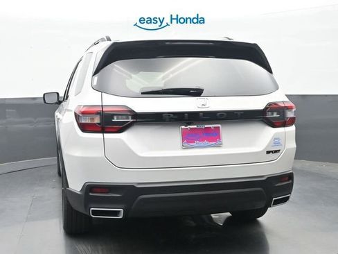 New 2025 Honda Pilot Sport image 6