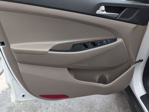 Certified 2021 Hyundai Tucson Value image 11