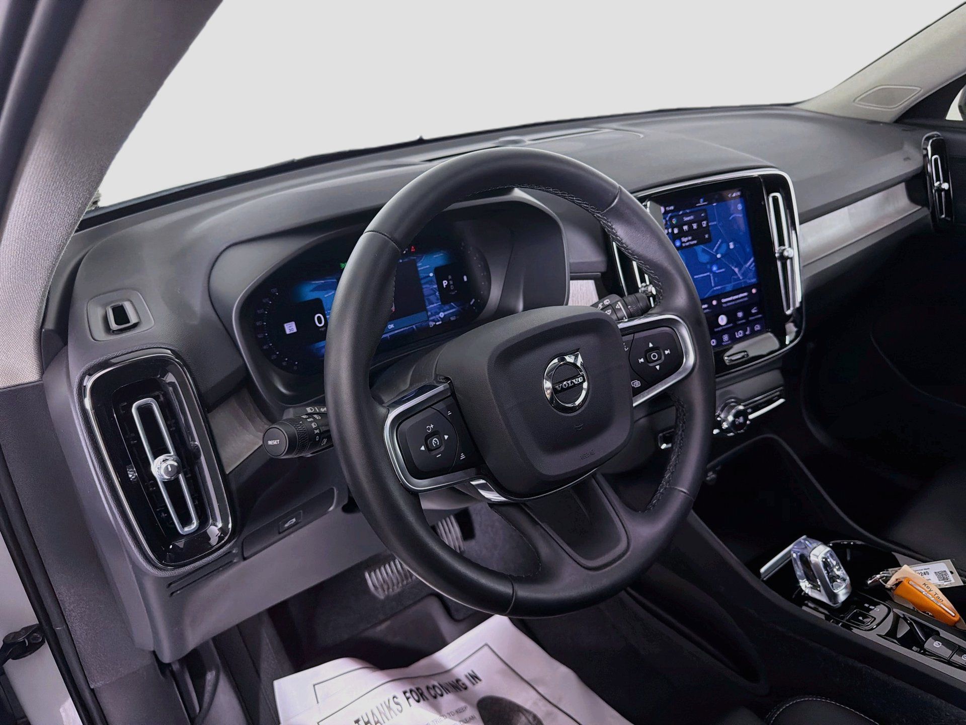 Certified 2023 Volvo XC40 B4 Plus w/ Protection Package Premier FWD image 10