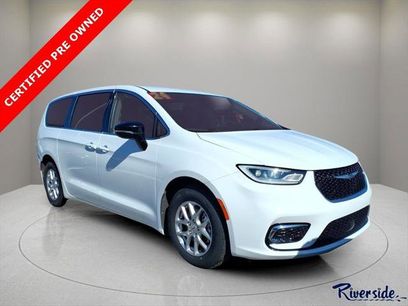 Certified 2024 Chrysler Pacifica Touring-L