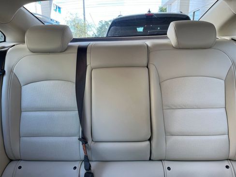 Used 2024 Chevrolet Malibu LT image 38