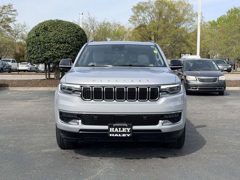 Used 2024 Jeep Wagoneer L 4WD w/ Premium Group I image 25