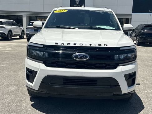 Used 2024 Ford Expedition Max Limited AWD/4WD image 3