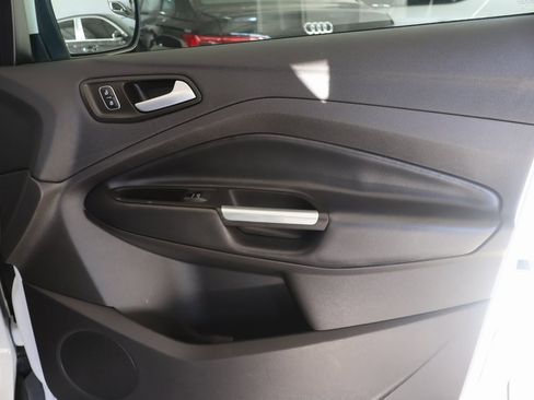 Used 2019 Ford Escape SE image 10