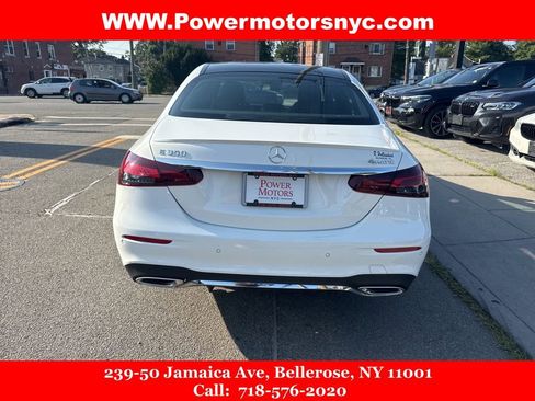 Used 2022 Mercedes-Benz E 350 4MATIC Sedan w/ AMG Line Exterior image 4