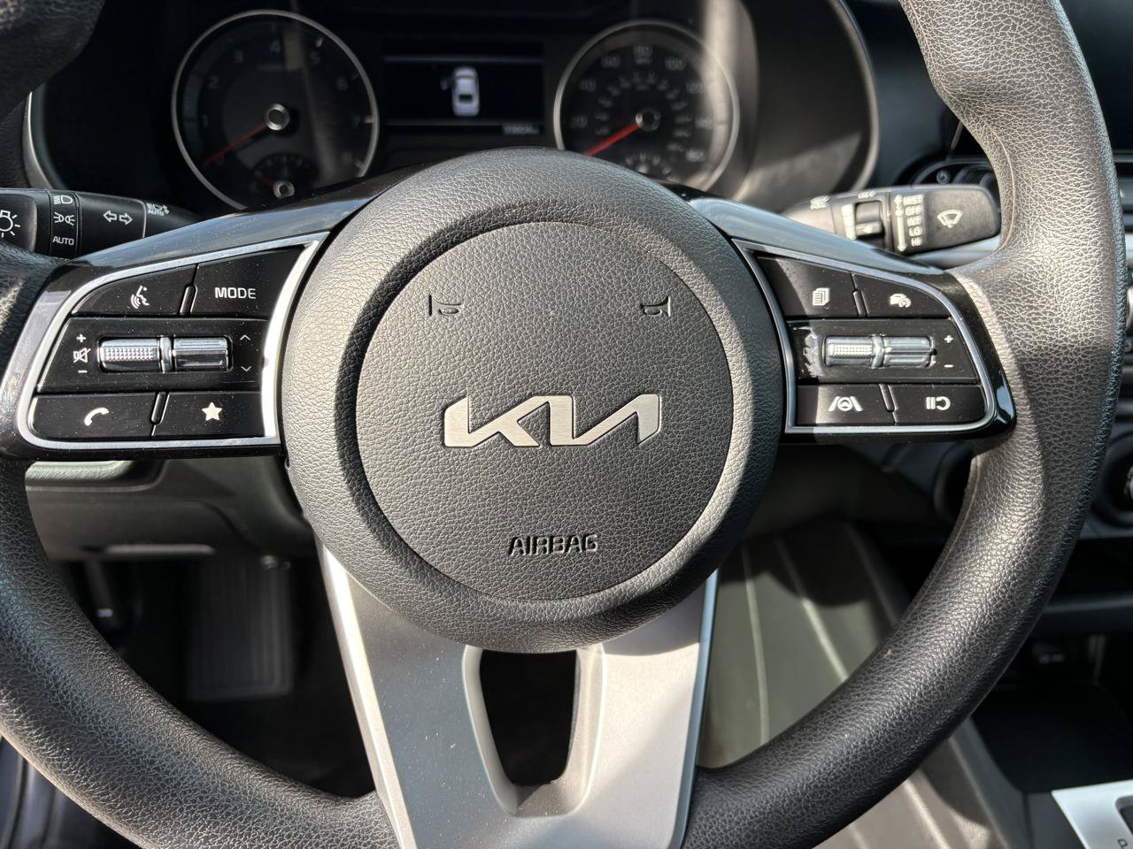 Used 2023 Kia Forte LXS FWD image 11