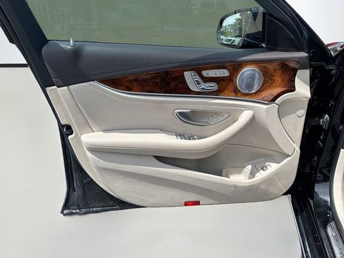 Used 2018 Mercedes-Benz E 400 4MATIC Wagon image 38