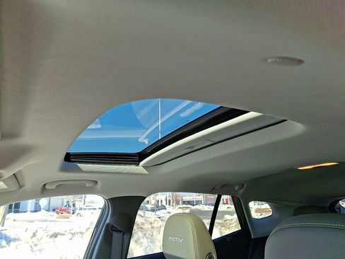 Certified 2025 Chevrolet Trax ACTIV w/ Sunroof Package image 15