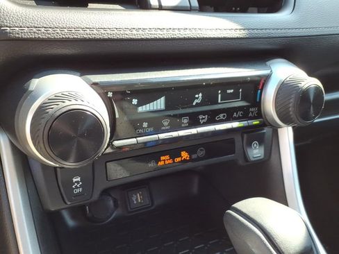 Used 2023 Toyota RAV4 LE AWD/4WD image 19