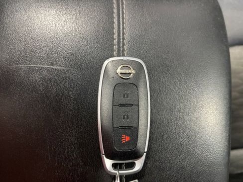 Used 2023 Nissan Pathfinder S image 18