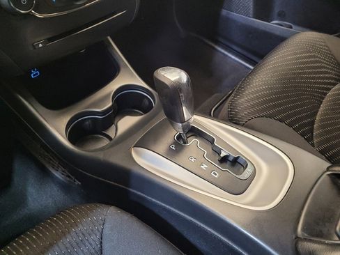 Used 2018 Dodge Journey SE image 26