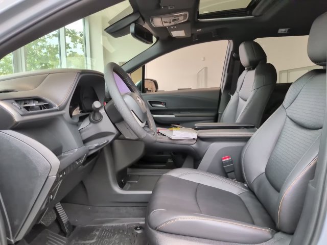 New 2026 Toyota Sienna XLE Woodland Edition AWD/4WD image 13