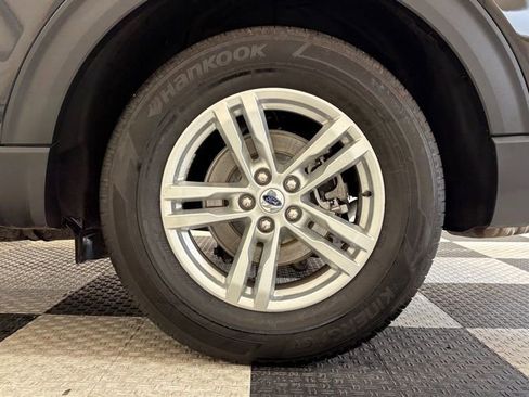 Used 2023 Ford Explorer XLT w/ Equipment Group 202A image 9