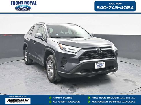 Used 2025 Toyota RAV4 XLE image 1