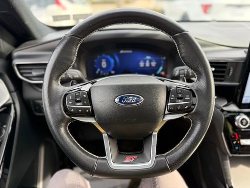 Used 2022 Ford Explorer ST image 15