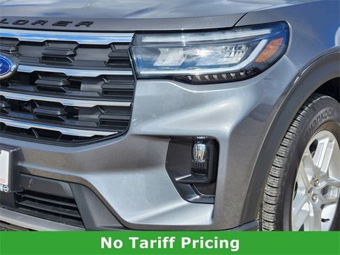 Used 2025 Ford Explorer Active w/ Active Comfort Package image 6