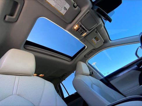 Used 2020 Toyota Highlander Limited image 13