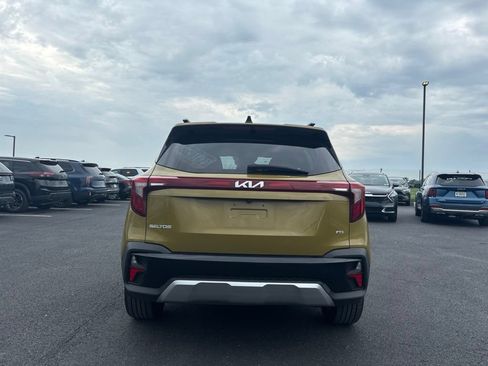 Used 2024 Kia Seltos SX w/ SX Sunroof Package AWD/4WD image 4