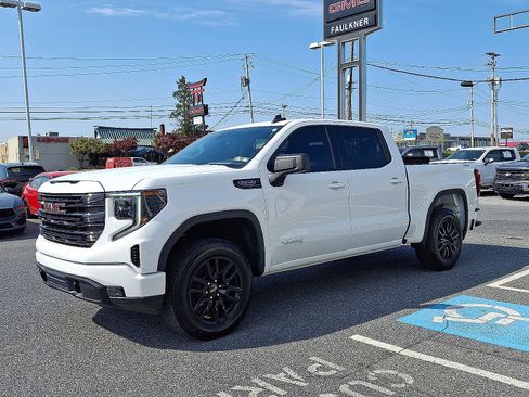Used 2024 GMC Sierra 1500 Elevation AWD/4WD image 3