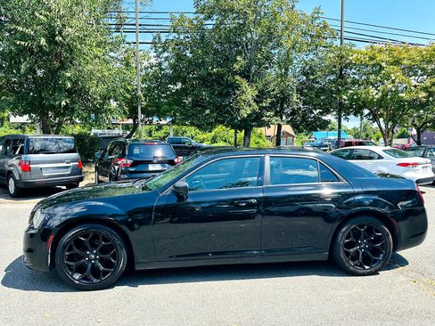 Used 2019 Chrysler 300 S image 3