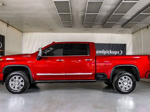 Used 2024 Chevrolet Silverado 2500 High Country w/ Technology Package AWD/4WD image 11