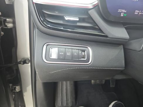 Used 2025 Buick Enclave Preferred image 28