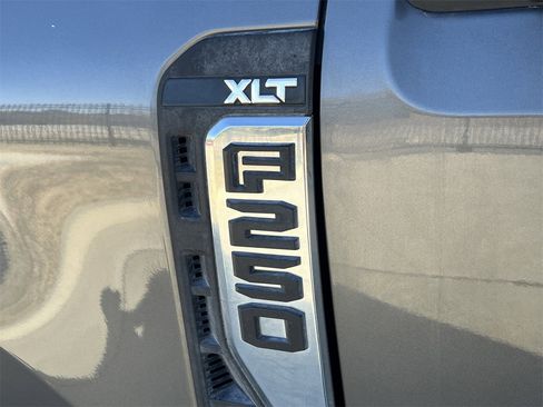 Used 2025 Ford F250 XLT w/ FX4 Off-Road Package image 8
